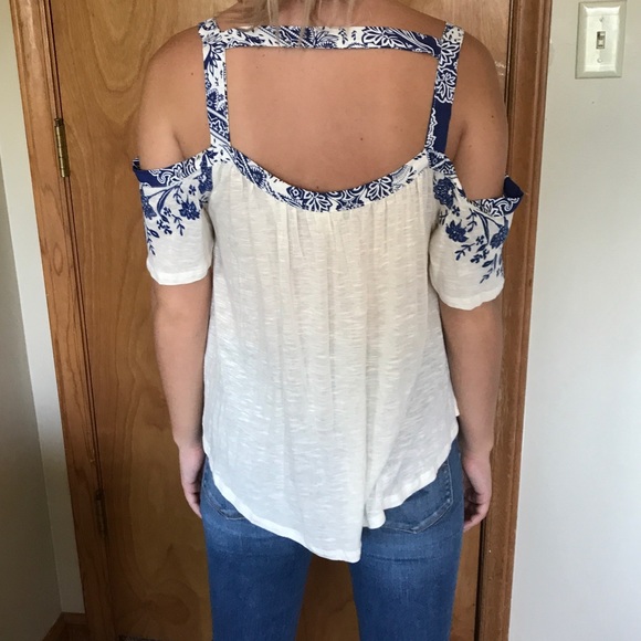 Eyeshadow by buckle cream off the shoulder top - Picture 3 of 7